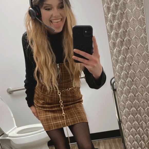 Meet your Posher, Bri - Picture 6 of 17